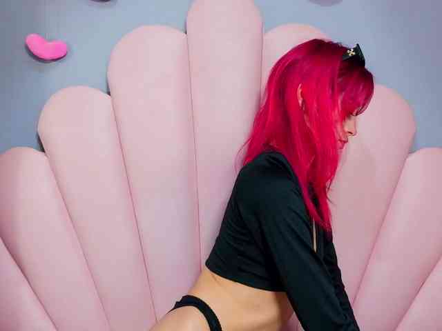 LUCY_MILLER webcam