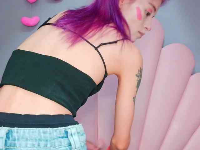 LUCY_MILLER webcam