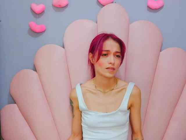 LUCY_MILLER webcam