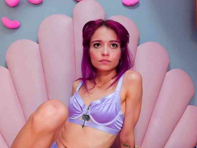 LUCY_MILLER webcam