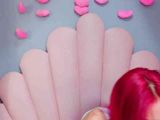 LUCY_MILLER webcam