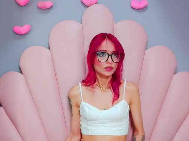 LUCY_MILLER webcam