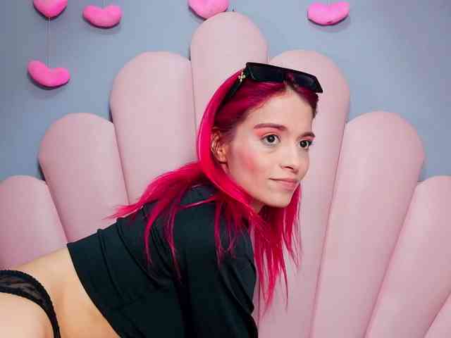 LUCY_MILLER webcam
