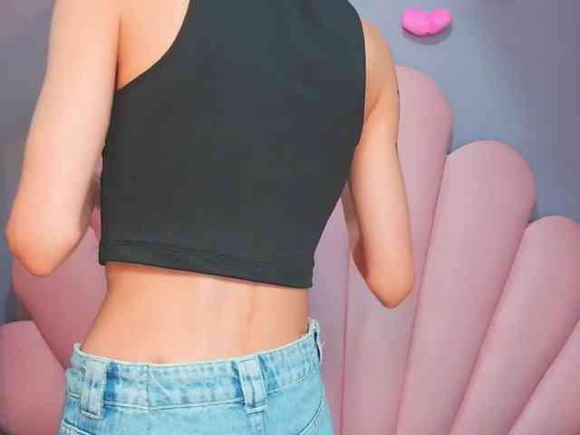 LUCY_MILLER webcam
