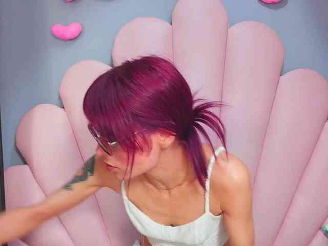 LUCY_MILLER webcam
