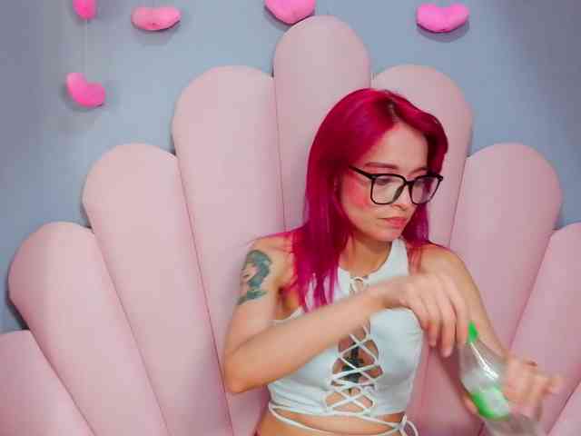 LUCY_MILLER webcam