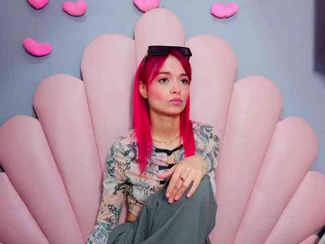 LUCY_MILLER webcam