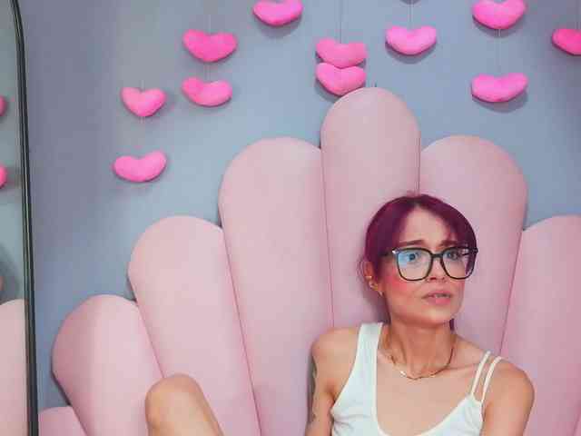 LUCY_MILLER webcam