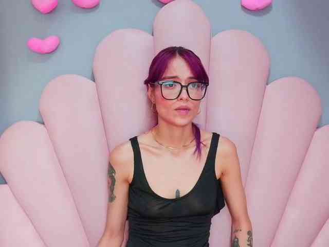 LUCY_MILLER webcam
