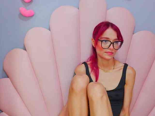 LUCY_MILLER webcam