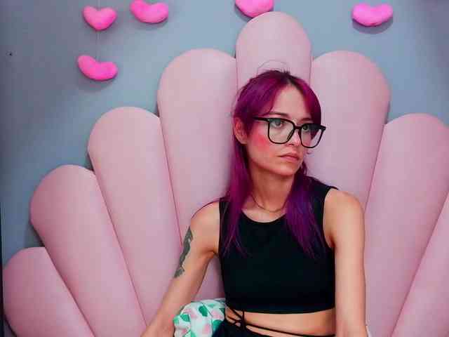 LUCY_MILLER webcam