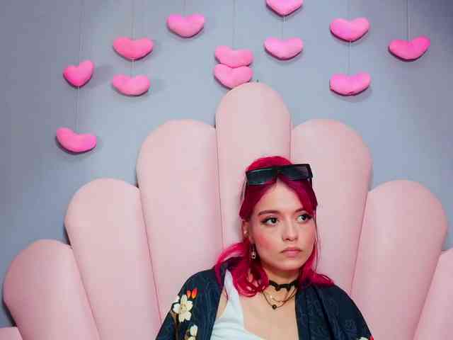 LUCY_MILLER webcam