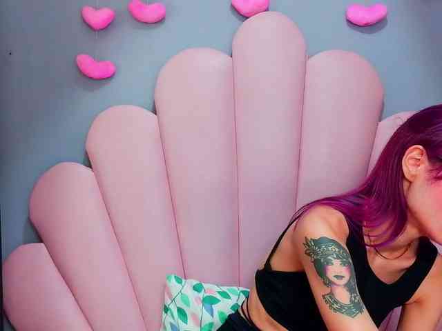 LUCY_MILLER webcam