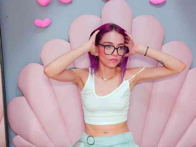 LUCY_MILLER webcam