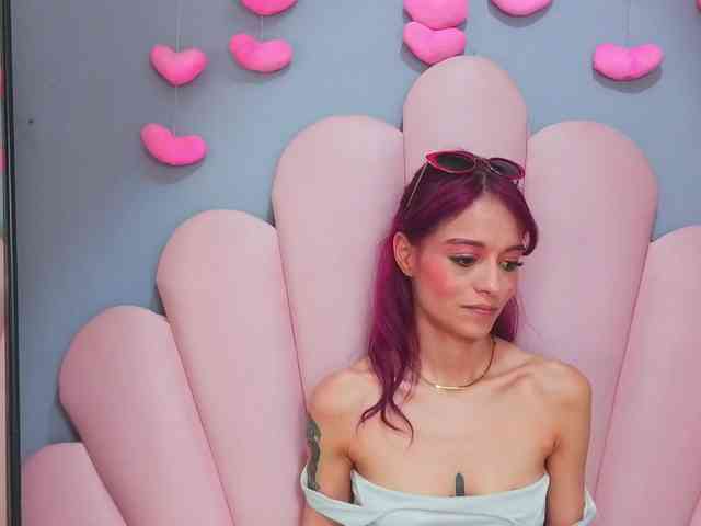 LUCY_MILLER webcam
