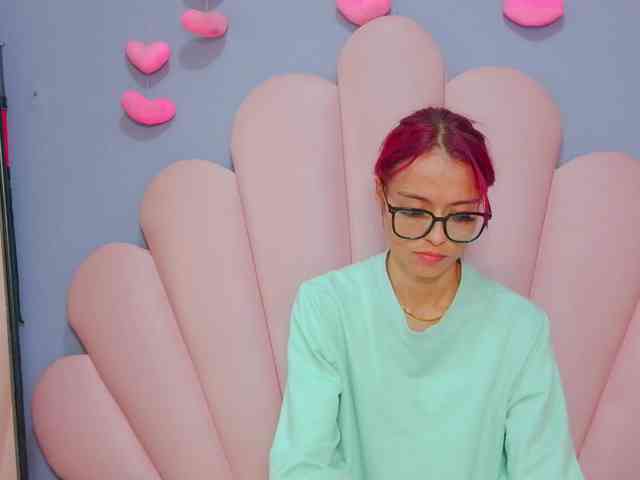 LUCY_MILLER webcam