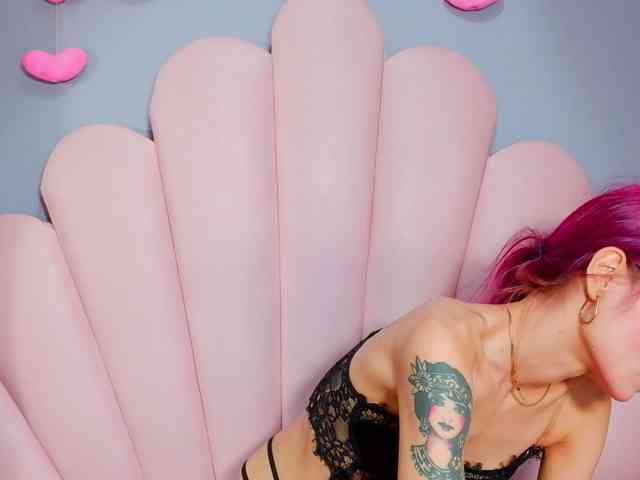 LUCY_MILLER webcam