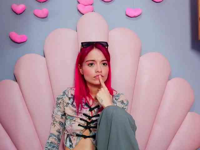 LUCY_MILLER webcam
