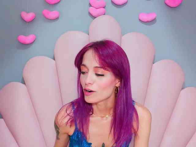 LUCY_MILLER webcam