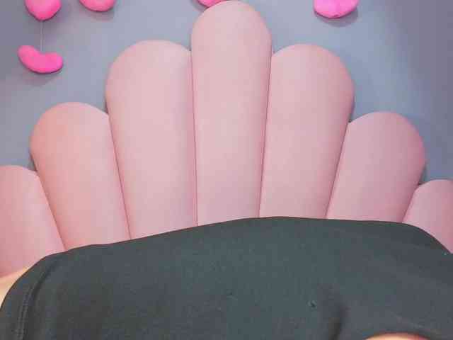 LUCY_MILLER webcam