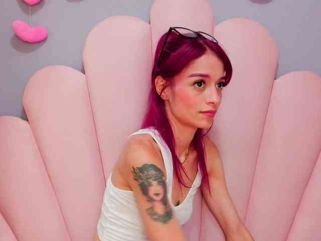 LUCY_MILLER webcam