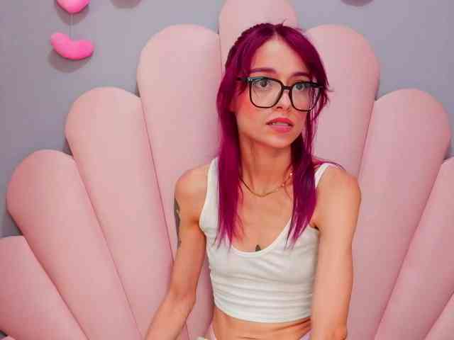 LUCY_MILLER webcam