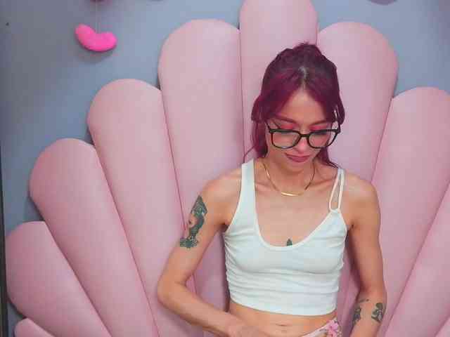 LUCY_MILLER webcam