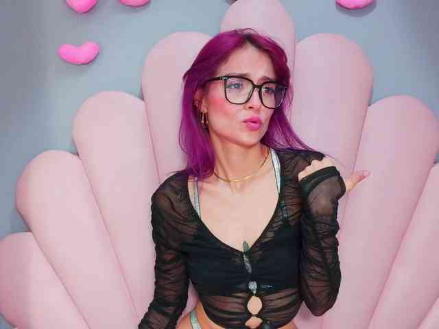 LUCY_MILLER webcam