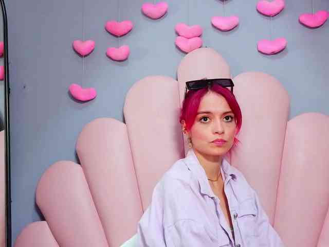 LUCY_MILLER webcam
