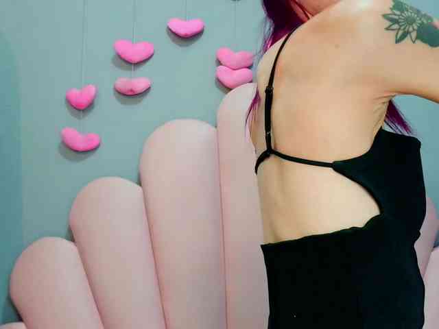 LUCY_MILLER webcam