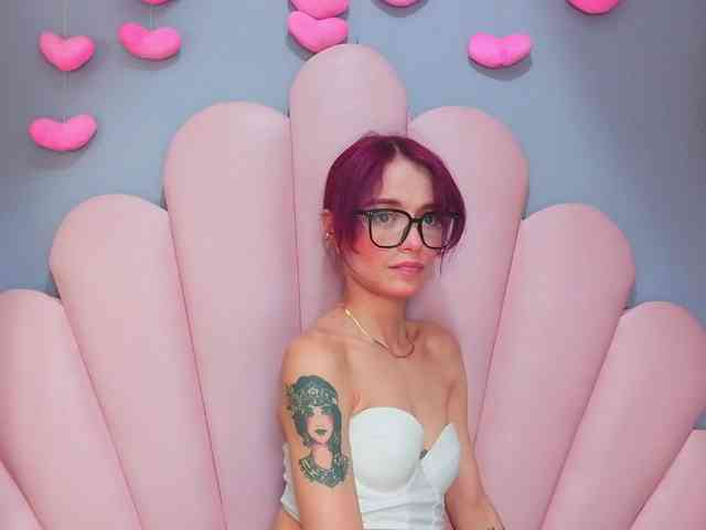 LUCY_MILLER webcam