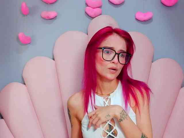 LUCY_MILLER webcam