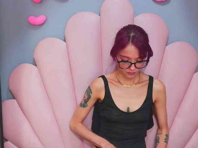 LUCY_MILLER webcam
