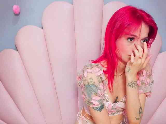 LUCY_MILLER webcam