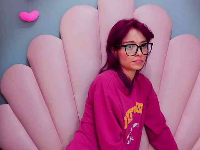LUCY_MILLER webcam