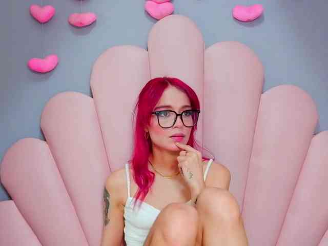 LUCY_MILLER webcam