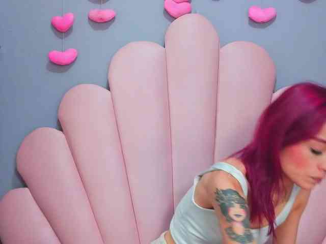 Model: LUCY_MILLER
