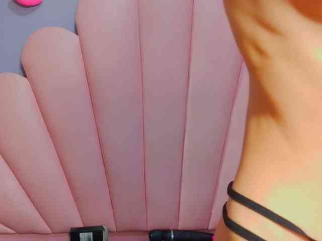 LUCY_MILLER webcam