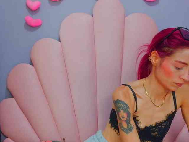LUCY_MILLER webcam