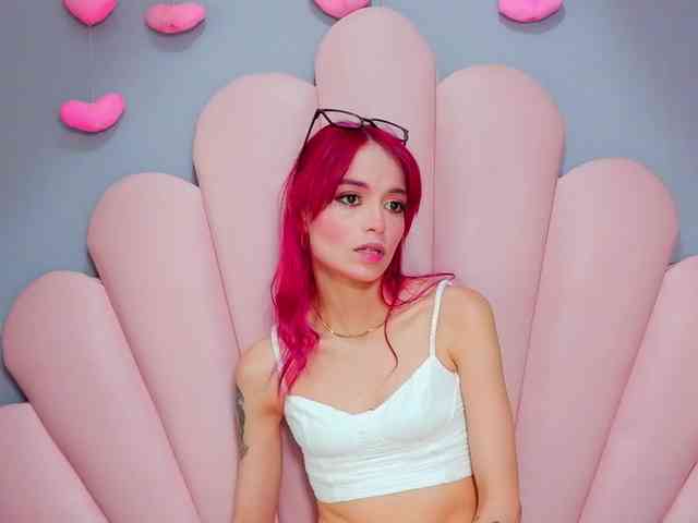 LUCY_MILLER webcam