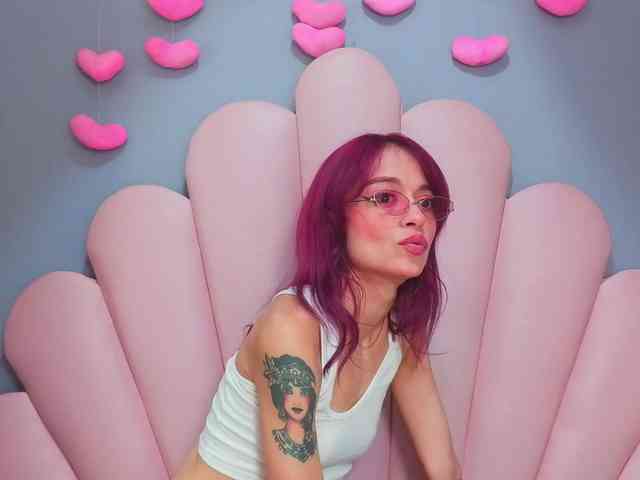 LUCY_MILLER webcam