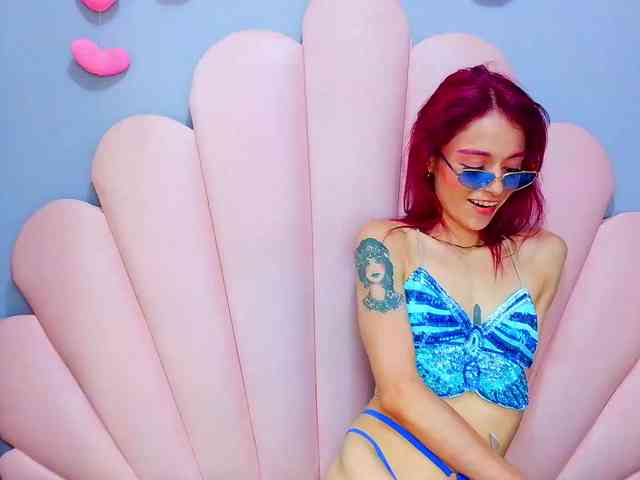 LUCY_MILLER webcam
