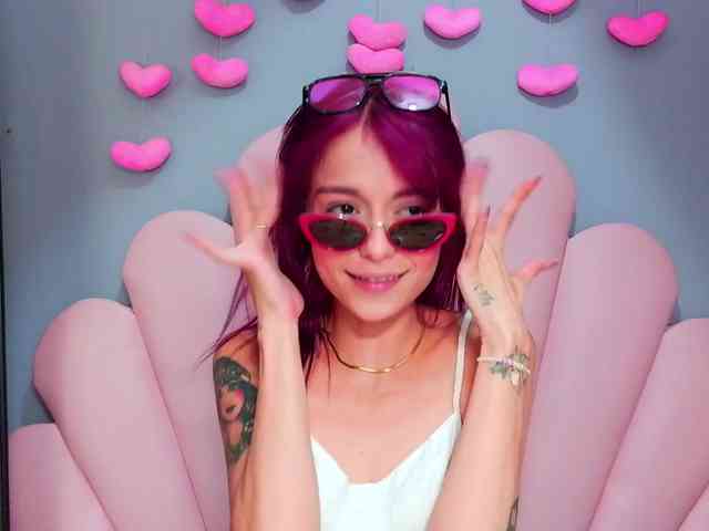 LUCY_MILLER webcam