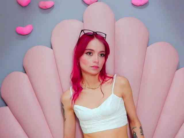LUCY_MILLER webcam