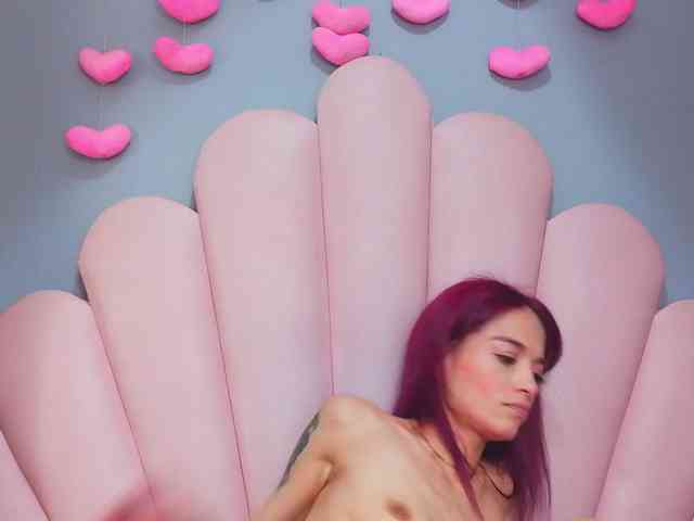 LUCY_MILLER webcam