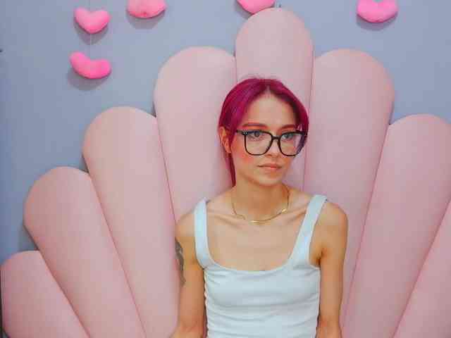 LUCY_MILLER webcam