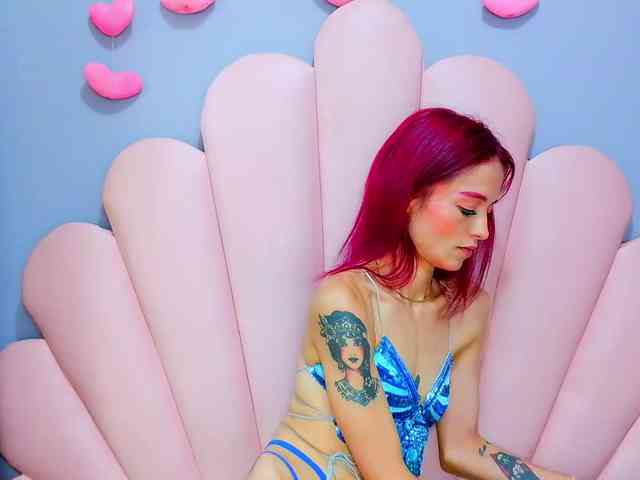 LUCY_MILLER webcam