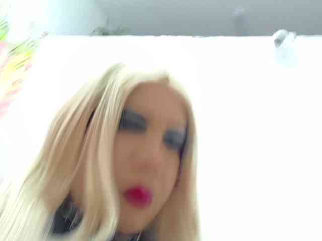 alicehugecock Live Webcam on BongaCams