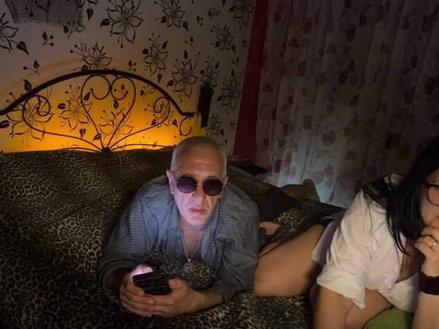 le modèle StellarTeam est en webcam porno dans un show sur le site bongacams, il possède les tags suivants: White/Caucasian,Brunette,Shaved