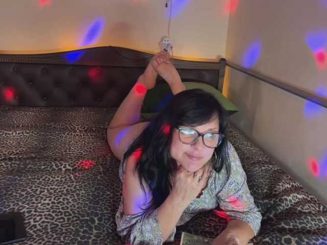 le modèle StellarTeam est en webcam porno dans un show sur le site bongacams, il possède les tags suivants: White/Caucasian,Brunette,Shaved